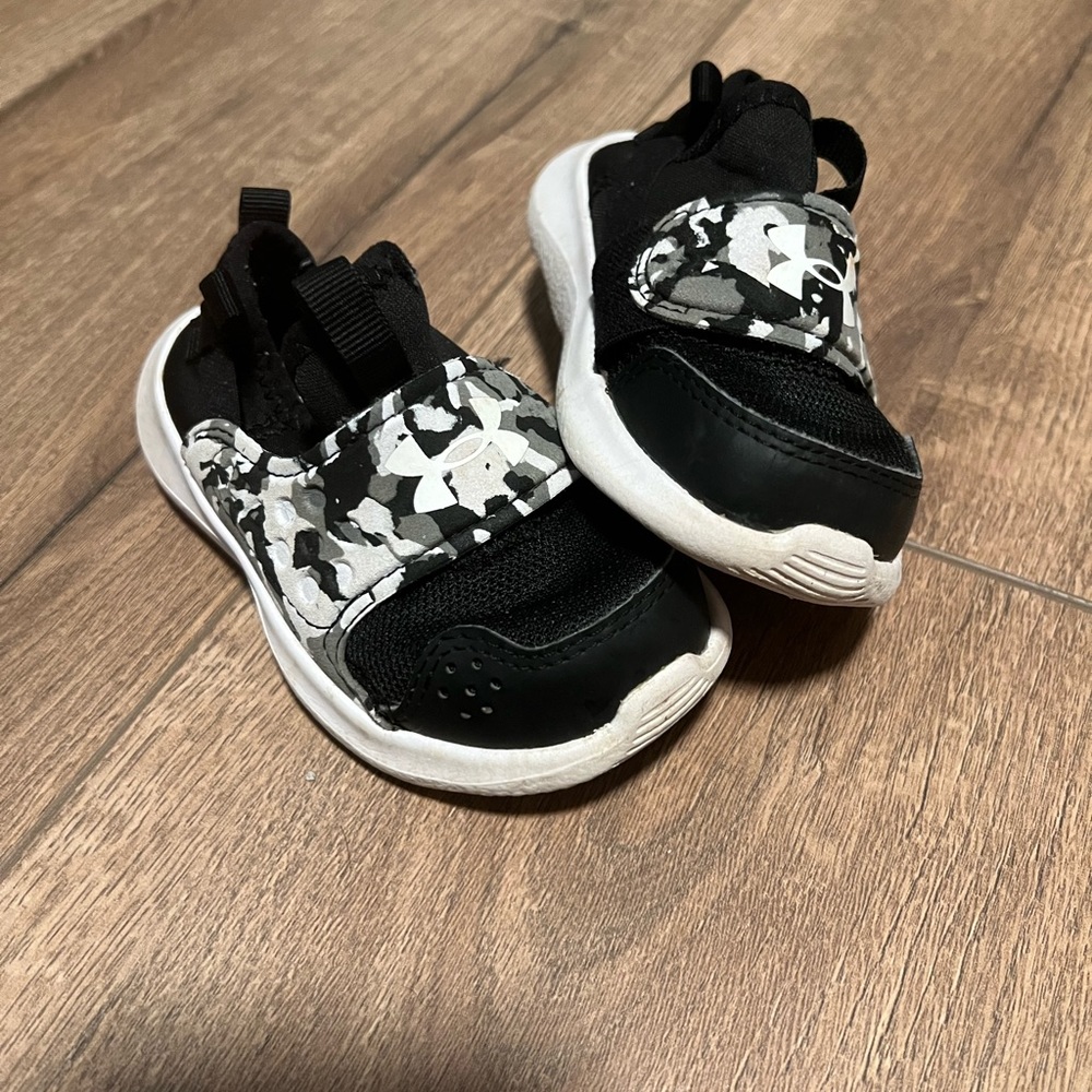 Kids under armor shoes